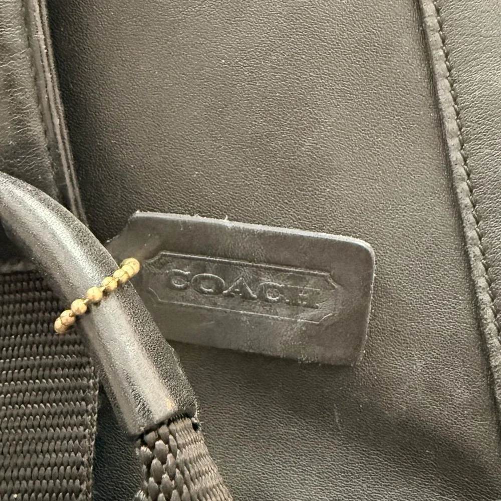 Vintage Coach Black Leather Drawstring Backpack Flap Buckle Gold Hardware 90s C6 - Picture 4 of 6